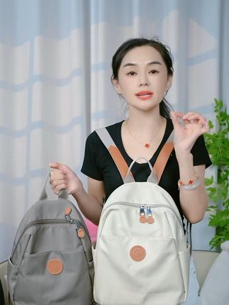 春季新款轻便透气防水背包时尚双肩包包大容量防水百搭女士包包潮#夏季新款 #双肩包
