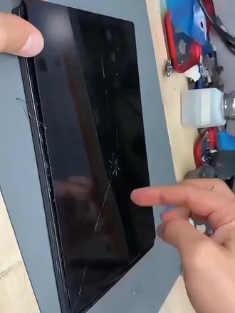 三星平板屏幕坏了,别慌,花姐家的维修师傅最擅长维修平板外玻璃,有时候同行遇到难的问题也会找我们家#手机维修 #手机换屏 #平板维修 #平板换屏