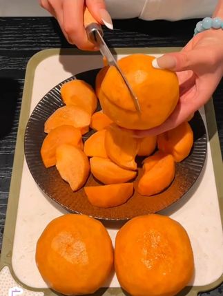 等了一年的巧克力脆甜柿子终于成熟啦 #脆甜柿子 #柿子 #脆柿子 #脆柿 #水果