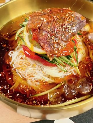 正宗东北大冷面,酸甜爽口,真的好吃 #冷面 #冷面怎么做好吃 #东北大冷面 #冷面