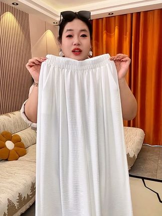 在穿短裤有点冷 牛仔裤有点热,大码穿到200斤都能穿的阔腿裤,超级舒服,洋气百搭不过时,关键价格巨合适。#早秋穿搭#遮肉显瘦穿#梨形身材#大码穿搭#面料柔软舒适