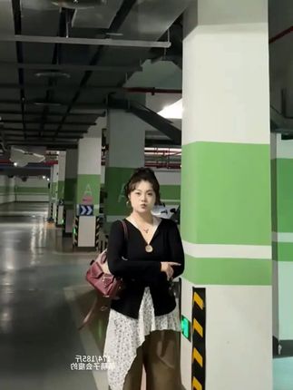 我去!好美妥妥的网红穿搭了! #秋冬韩系叠穿法则 #大码穿搭 #大码女装# 大码搭配 #遮肉显瘦# 网红穿搭走进现实生活 #氛围感穿搭