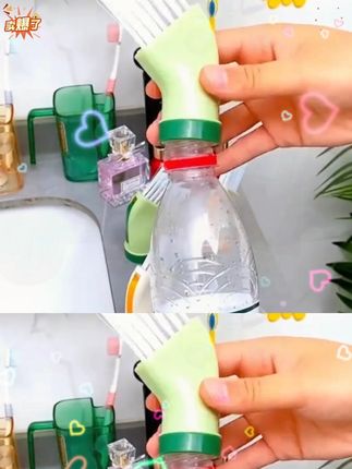 给喝完的水瓶上安装这个清洁刷,就可以按压按压出液,用它清洁墙 角缝隙,刷马桶,打扫卫生都非常方便#清洁刷