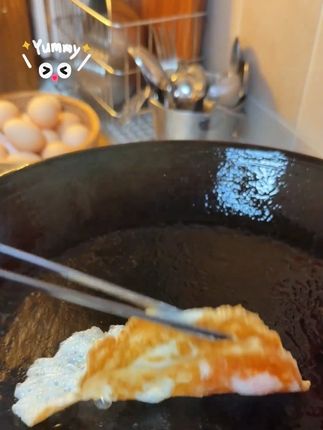 免费开锅老式生铁平底煎锅手工烙饼煎饺子牛排手抓饼无涂层不沾 #日常做饭 #我的厨房日记 #动手自己做美食 #不粘锅 #早餐吃什么