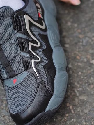 防滑大底,抓地力强,无论是在操场奔跑,还是在公园玩耍,都能有效防止滑倒,为孩子的安全保驾护航。#FILAKIDS儿童旗舰店#童鞋#高品质时尚童鞋#儿童运动鞋透气#斐乐儿童新款