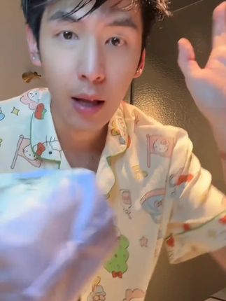 维达洗脸巾悬挂式一次性壁挂卸妆清洁擦脸面巾学生亲肤宿舍柔软 早上看到这包洗脸巾,不得心情美美多洗2分钟脸呀! #维达 线条小狗洗脸巾