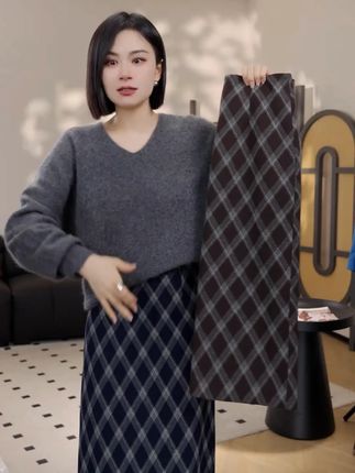 韩系复古秋冬格子半身裙百搭气质设计感毛呢菱形格中长裙 #中长裙 #格子半身裙 #毛呢菱形格 #通勤搭配 #半身裙