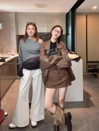 谢不肉 复古带皮带麂皮绒A字半身裙 视频同款搭配,点击评论区“进入橱窗”可看 #短裙 #穿搭分享 #网感穿搭 #约会穿搭