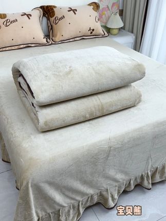 像我一样怕冷的,很合适这种牛奶绒四件套,毛绒很合适,加厚暖暖的#秋冬新款  #加绒保暖  #牛奶绒四件套