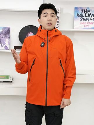 高颜值高性能 防水效果杠杠的 #迪卡侬 #冲锋衣 #户外徒步登山 #迪卡侬燃值了