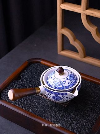 如果他一个人在喝茶的话,那他一定喝的不是茶。#茶生活  #旅行茶具  #茶盘  #茶具