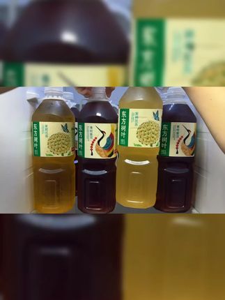 天呐!东方树叶竟然出桶装版啦!还是个羊毛价!到手一箱6大桶1.5升装的你看才啥价?有多种口味!喜欢这个茉莉茶,臻选优质产区绿茶搭配新鲜茉莉花,入口就是清雅的花香和茶香,火锅大餐来一杯嘎嘎过瘾!冰一下更爽,趁划算真的可以来单尝尝!日常生活 饮料 喝水 饮品 清凉一夏