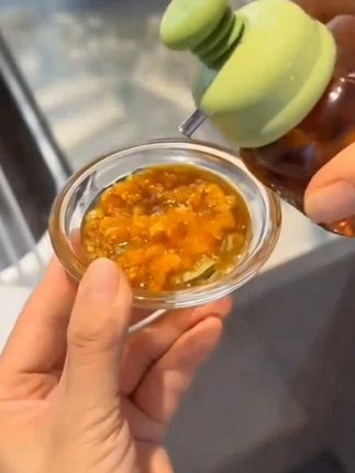 家里必入!这个控量油瓶绝了!吃面条饺子倒调料再也不怕多 #控量油瓶 #控量油壶 #按压油瓶