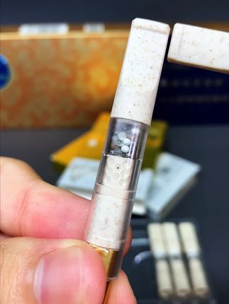 这款烟嘴厉害了!过滤大量有害物质,再也不用担心戒不掉烟了! #烟嘴 #口粮 #种草好物 #烟民
