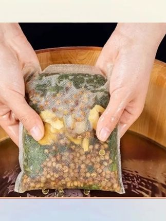 郝邵文 推荐 花椒生姜艾草老北京泡脚包正宗艾叶干姜花椒红花足浴包草本泡澡包 #足浴包 #泡脚包 #泡澡包 #草本足浴包 #生姜泡脚包