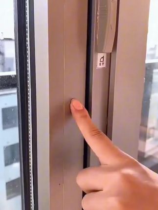 壹品骄防风胶,冬天墙面漏风缝隙的挡风防水保暖神器! #防风门窗胶 #冬天保暖胶带 #墙面挡风神器 #壹品骄防风胶 #防水无痕胶带