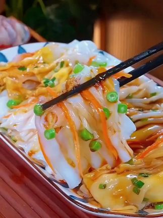 广东肠粉自己在家做,原来这么简单,爽滑劲道孩子连吃一周都不腻 广东肠粉自己在家做,原来这么简单,爽滑劲道孩子连吃一周都不腻#自制肠粉 #肠粉 #广东肠粉 #早餐 #早餐吃什么