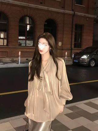 【金色传说】可正反两穿法式金色飘带衬衫女气质珠光感上衣#小众设计感 #时髦精 #穿出高级感 #显瘦搭配 #面料柔软舒适
