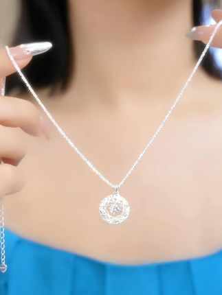爱情是你望向我的眼神,让我感受到了满满的爱意和幸福。#珠宝💎 #超美 #闪闪发光 #礼物推荐 #项链