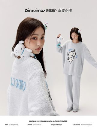 小白软乎乎模样,一穿直接萌化了~ #蜡笔小新 #小白 #亲嘴猫家居服