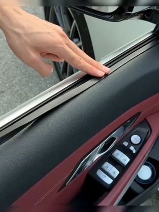 我们宝马每次在行车时,窗边老是会传来风噪声,特别影响到我们行车的舒适感,我们可以安装上车窗密封胶条有效地隔绝噪音的进入#宝马 #车窗密封胶条 #隔音降噪