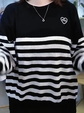 大码爱心刺绣宽松圆领针织打底衫#谁穿谁好看 #穿出自己的风格 #显瘦遮肉 #简约穿搭 #宽松版型