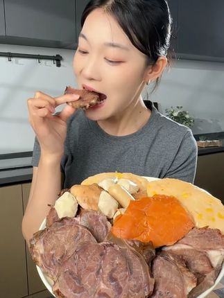 #管理期晚上饿了千万别吃碳水,可以吃这种高蛋白的肉肉零食! 满满一大箱,牛腱子卤香四溢,鸡胸肉鲜嫩多汁!#开袋即食 #牛腱子肉