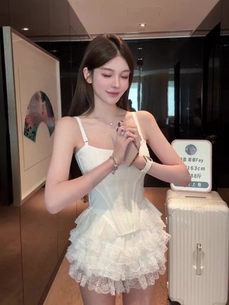 【雪茉】纯欲风性感辣妹修身鱼骨绑带短款吊带背心夏季气质上衣 #ootd穿搭 #时髦精 #轻奢女装 #谁穿谁好看 #夏季穿搭
