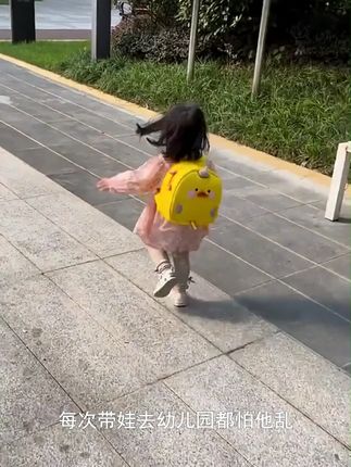 防走失儿童背包,幼儿园萌趣款 #幼儿园防走失书包 #16岁儿童小背包 #男女孩卡通书包 #可爱入园书包 #防走失儿童背包