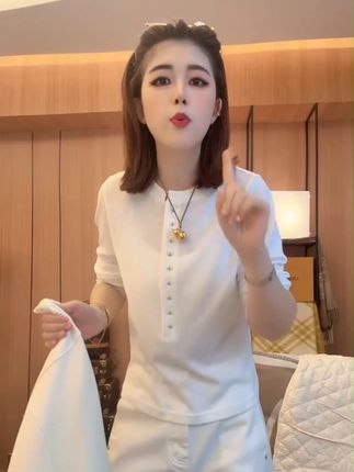 新款柔软舒适半排扣设计T恤简约百搭圆领长袖LK2506751 #穿出高级感 #穿搭分享 #显瘦遮肉 #打底衫 #精致优雅