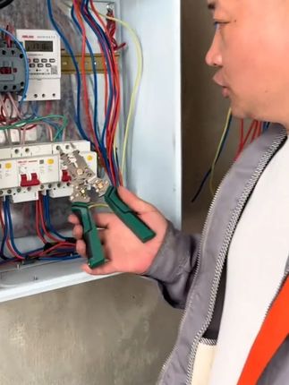 拓森工业级多功能带测电灯折叠剥线钳分线器可调节绕线大开口剪切 #多功能剥线钳推荐 #电工接线 #电工 #高性能实用工具 #多功能剥线钳