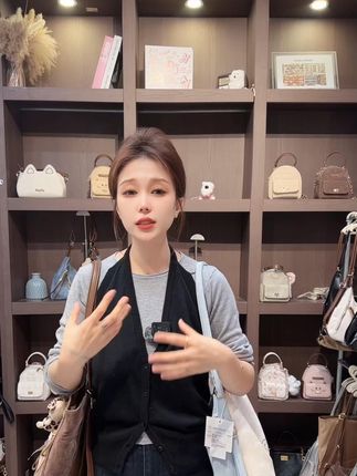 艾米兔女包2025新款时尚ins大容量双肩包百搭休闲洋气单肩托特包#美包分享#包包种草#包包#包包控#斜挎包