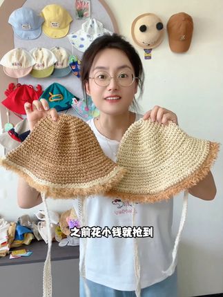 花小钱入手的伊米伦草帽,竟然还是母婴A类可折叠的,收纳携带好方便!大帽檐的版型既能遮阳还能凹造型,方方面面都很满意#宝宝帽子 #草帽 #高品质童装 #母婴好物