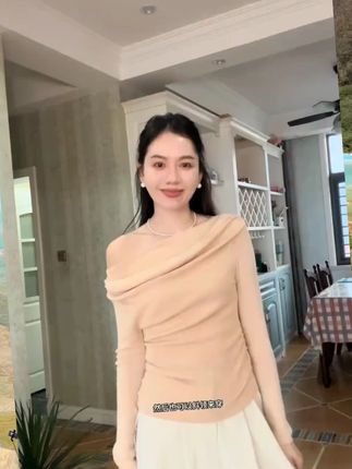 法式温柔风早秋穿搭气质套装斜肩长袖针织衫女装秋季休闲裤两件套 #简约穿搭 #穿搭小心机 #韩系穿搭 #极简穿搭 #通勤搭配