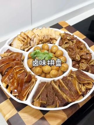 卤肉好吃的关键就是放包潮汕大厨调制好的潮汕卤汁,其他调味料不再需要放了,卤出来的肉满屋飘香 #潮汕卤汁 #美食教程