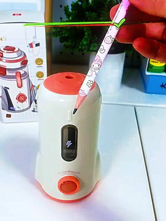 "体积小巧,便于携带,可轻松放入书包或文具盒。色彩搭配清新亮丽,符合孩子审美,能增加使用时的愉悦感。:"