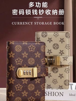 #好物推荐🔥 #好物分享🔥 #包包推荐 #纸币收藏册 #现金收纳册 @DOU+好生意 @DOU+小助手如果你家里也有旧版人民币,一定要好好保管,因为它们可能会增值。我建议你把它们放在这样的密码锁纸币收藏册里,不仅可以防止灰尘,还能避免被水渍、油污等污染,而且它可以竖着放,不会占用太多空间。如果你喜欢收藏或者想存钱,那就赶紧入手一本吧!
