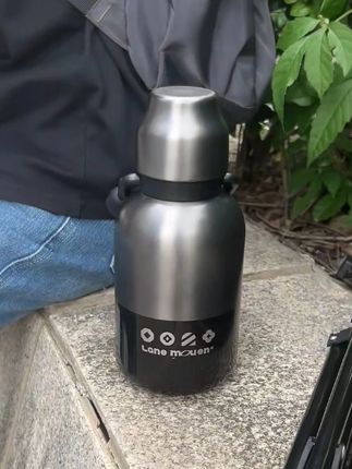 00后咋了,外出拍摄我就要带这个保冰大水壶,没有它我才不敢出门!#杯子控 #保温杯 #大容量 #随行杯 #保冰杯