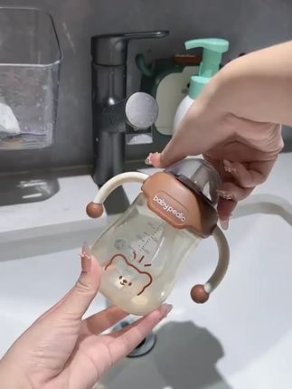 神奇兔果蔬奶瓶清洗剂A类婴儿宝宝专用奶瓶清洗剂泡沫洁净餐具#清洗剂 #奶瓶清洗剂 #果蔬奶瓶清洗剂 #神奇兔奶瓶清洗剂 #奶瓶清洗剂推荐
