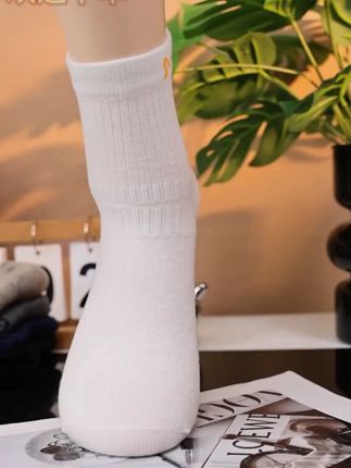 秋季穿搭,纯棉防臭高弹男士中筒袜,跟立体缝合,不位移 脚尖无骨缝合不硌脚,久穿耐汗不起球 袜口高弹设