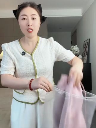 强烈推荐!这款巨洋气加绒加厚休闲卫裤一定闭眼入!上身也太好看了,而且保暖不臃肿,百搭不挑人,妈妈们赶紧闭眼入! #卫裤 #加绒加厚 #超便宜超划算 #人气爆棚 #秋冬穿搭