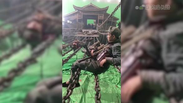 盘点搞笑合集:原来飞夺泸定桥是这样拍摄的,江呢?