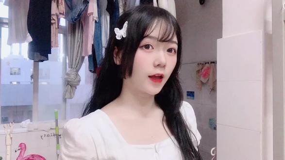女主播私下会收啥礼物?女大学生拆出2个球球,保护挺好干啥用的