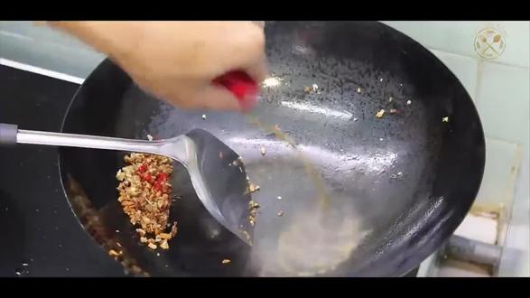 椒盐鲍鱼!分享一种大排档风味的鲍鱼烹饪方法!【粤语厨房】