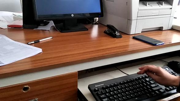 大家学习一下简单的装电脑系统。