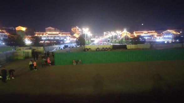 新政开始修地铁了哦😄