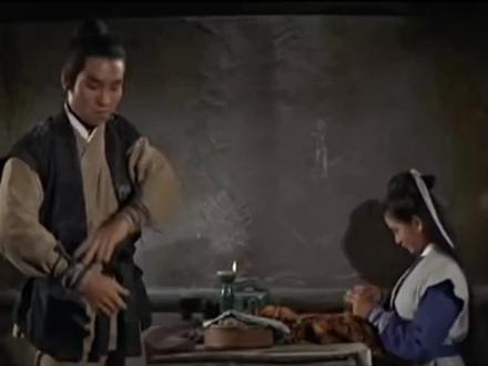 #虎胆:(5)动作,武侠片1969年出品:上官浩战死,临终时将太子与玉玺交女儿秀仪与徒弟金振雄…