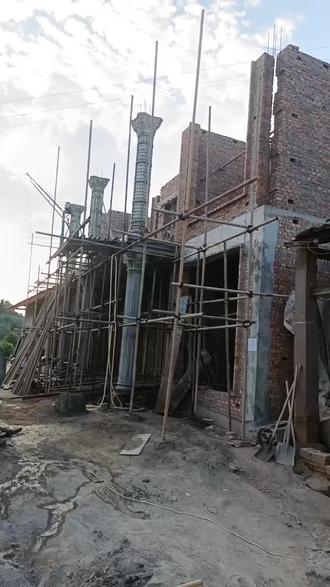 三根罗马柱完工下班了