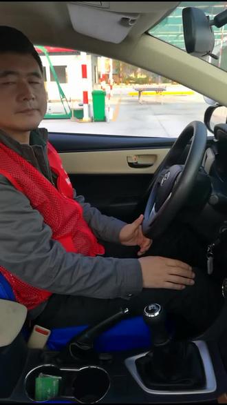 方向盘的锁死与解锁