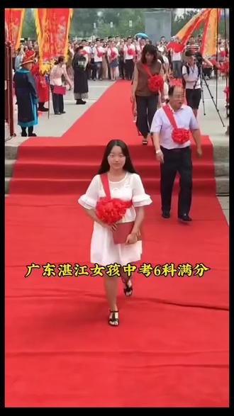 中考六科满分,满分940分 她考了927分 这个天才女孩靠的是自己的勤奋和努力。#中考满分 #励志女孩 #勤奋的孩子 #勤奋人生